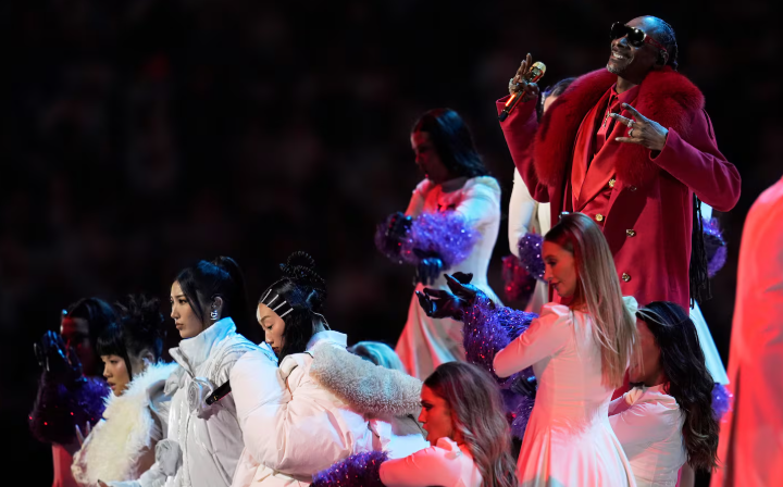 Snoop Dogg brilló en la Navidad de la NFL con un show musical de figuras&nbsp;internacionales