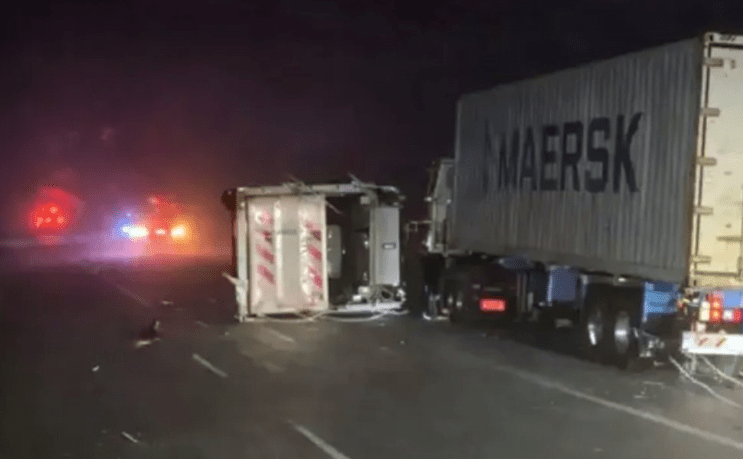 Vientos intensos volcaron al menos diez camiones en la autopista&nbsp;Rosario-Córdoba